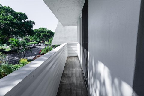 Снять в аренду кондоминиум в Помпано-Бич, Флорида 3 спальни, 134.15м2, № 1970344 - фото 22