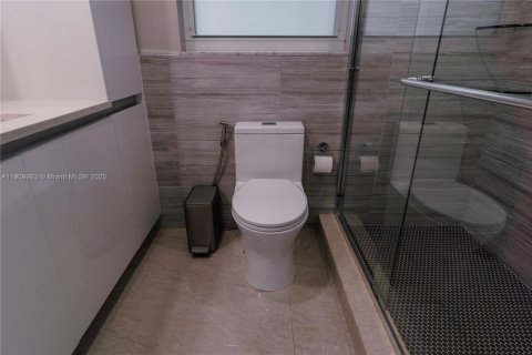 Снять в аренду кондоминиум в Помпано-Бич, Флорида 3 спальни, 134.15м2, № 1970344 - фото 27