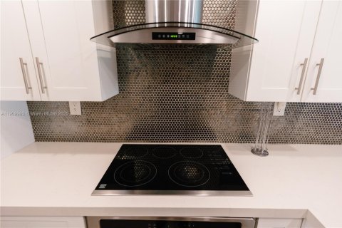 Снять в аренду кондоминиум в Помпано-Бич, Флорида 3 спальни, 134.15м2, № 1970344 - фото 5