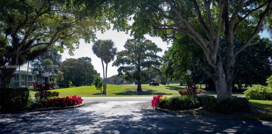 Кондоминиум с 3 спальнями в Помпано-Бич, Флорида № 1970344