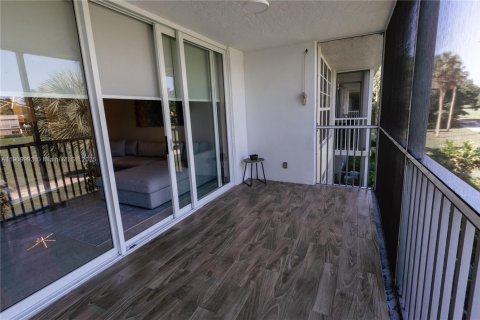 Снять в аренду кондоминиум в Помпано-Бич, Флорида 3 спальни, 134.15м2, № 1970344 - фото 16