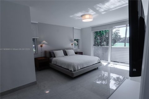 Снять в аренду кондоминиум в Помпано-Бич, Флорида 3 спальни, 134.15м2, № 1970344 - фото 18