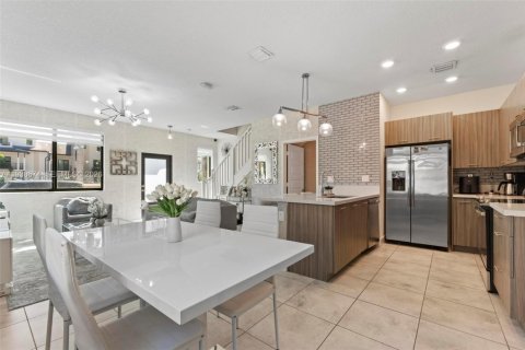 Touwnhouse à louer à Doral, Floride: 3 chambres, 132.29 m2 № 1996340 - photo 9