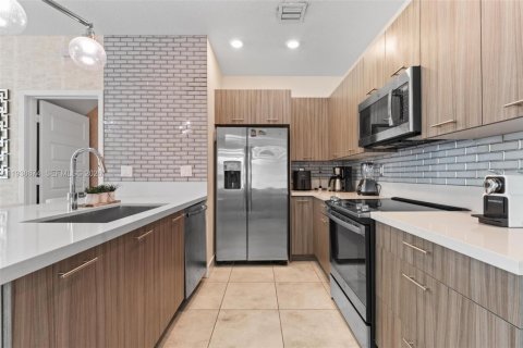 Touwnhouse à louer à Doral, Floride: 3 chambres, 132.29 m2 № 1996340 - photo 14