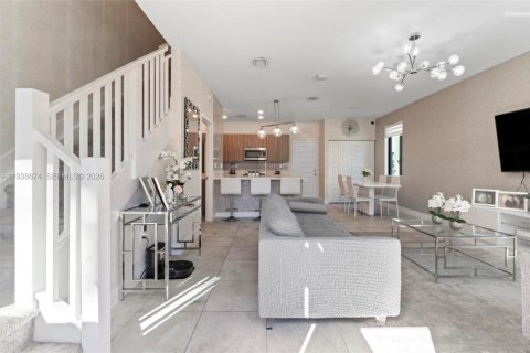 Touwnhouse à louer à Doral, Floride: 3 chambres, 132.29 m2 № 1996340 - photo 7