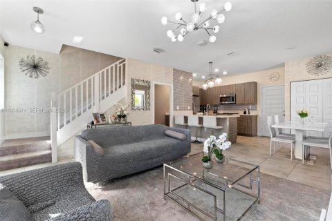 Touwnhouse à louer à Doral, Floride: 3 chambres, 132.29 m2 № 1996340 - photo 6