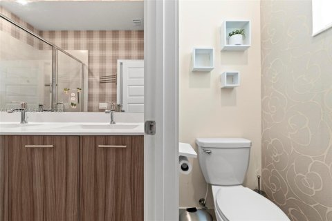 Touwnhouse à louer à Doral, Floride: 3 chambres, 132.29 m2 № 1996340 - photo 5