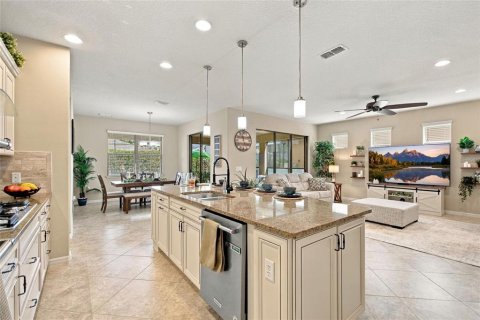 Villa ou maison à vendre à Davenport, Floride: 3 chambres, 263.94 m2 № 2411513 - photo 12