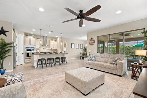 Villa ou maison à vendre à Davenport, Floride: 3 chambres, 263.94 m2 № 2411513 - photo 8