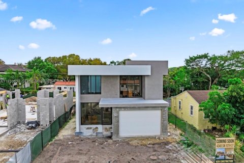 Villa ou maison à vendre à Miami, Floride: 4 chambres, 290.32 m2 № 2005317 - photo 5