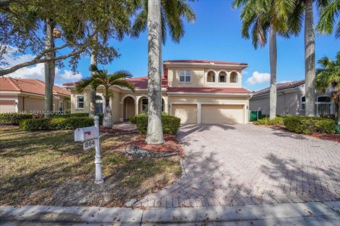 Casa en venta en Coral Springs, Florida, 5 dormitorios, 324.6 m2 № 2032254 - foto 2