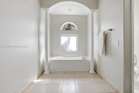 Casa en venta en Coral Springs, Florida, 5 dormitorios, 324.6 m2 № 2032254 - foto 20