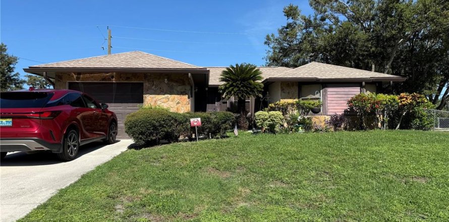 House in Venice, Florida 2 bedrooms, 88.54 sq.m. № 1880588
