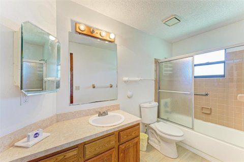 Villa ou maison à vendre à Venice, Floride: 2 chambres, 88.54 m2 № 1880588 - photo 29