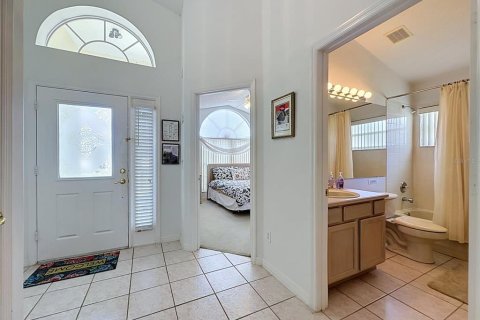 House in Kissimmee, Florida 5 bedrooms, 198.44 sq.m. № 2425552 - photo 3