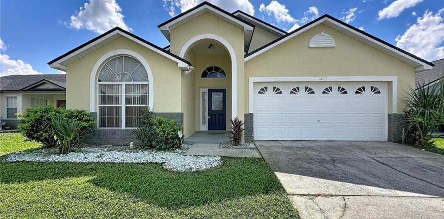 House in Kissimmee, Florida 5 bedrooms, 198.44 sq.m. № 2425552
