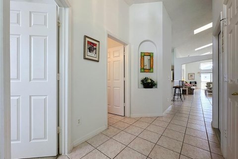 House in Kissimmee, Florida 5 bedrooms, 198.44 sq.m. № 2425552 - photo 5