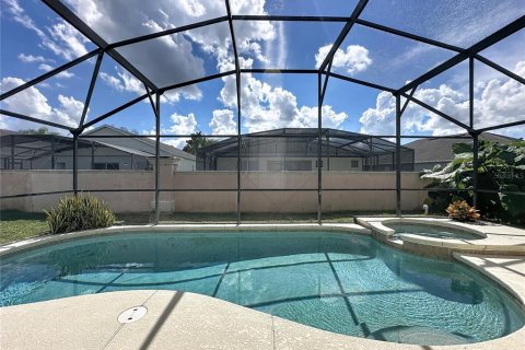 House in Kissimmee, Florida 5 bedrooms, 198.44 sq.m. № 2425552 - photo 21