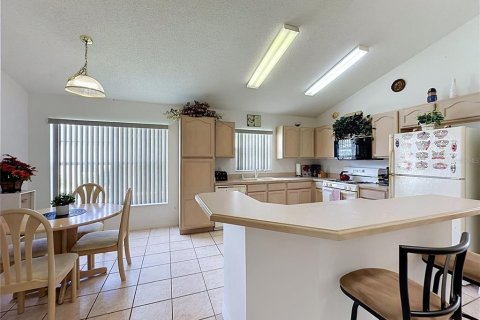 House in Kissimmee, Florida 5 bedrooms, 198.44 sq.m. № 2425552 - photo 9