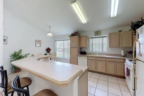 House in Kissimmee, Florida 5 bedrooms, 198.44 sq.m. № 2425552 - photo 8