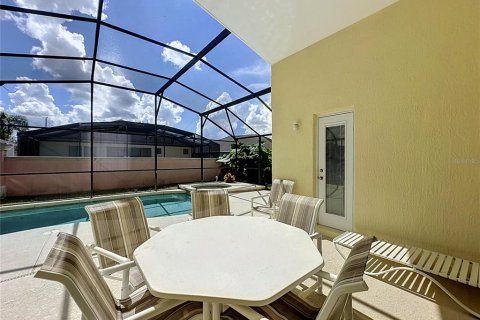 House in Kissimmee, Florida 5 bedrooms, 198.44 sq.m. № 2425552 - photo 25