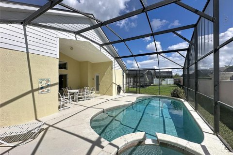 House in Kissimmee, Florida 5 bedrooms, 198.44 sq.m. № 2425552 - photo 24
