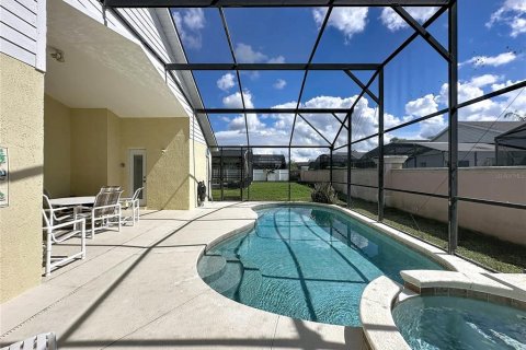 House in Kissimmee, Florida 5 bedrooms, 198.44 sq.m. № 2425552 - photo 23