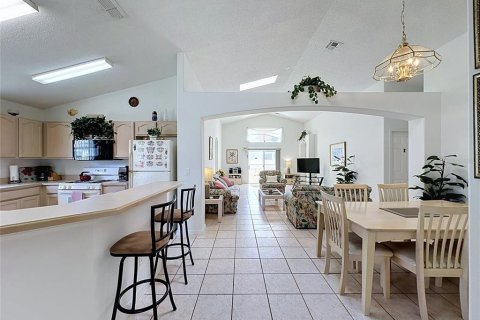 House in Kissimmee, Florida 5 bedrooms, 198.44 sq.m. № 2425552 - photo 15