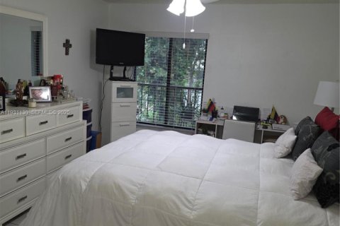 Copropriété à louer à Miami, Floride: 1 chambre, 65.5 m2 № 1989549 - photo 10