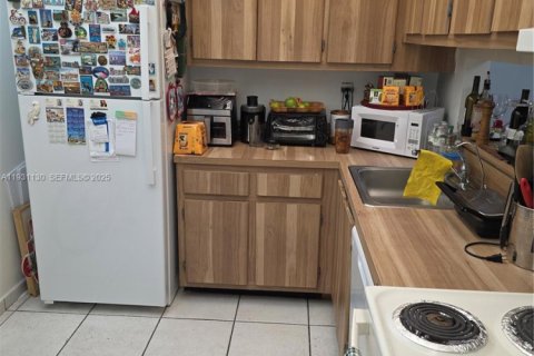 Copropriété à louer à Miami, Floride: 1 chambre, 65.5 m2 № 1989549 - photo 2