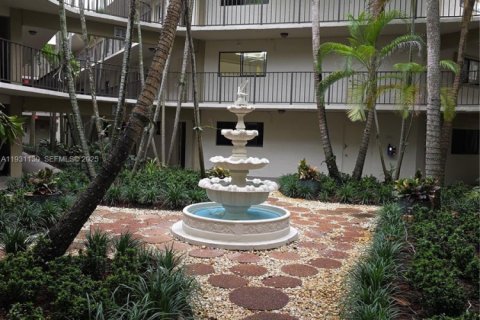 Copropriété à louer à Miami, Floride: 1 chambre, 65.5 m2 № 1989549 - photo 17