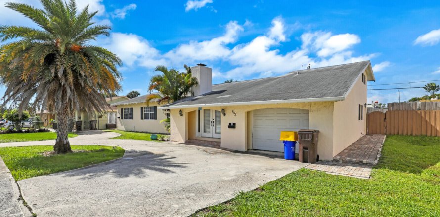 Immobilier commercial à West Palm Beach, Floride 3 chambres, 162.58 m2 № 1102019