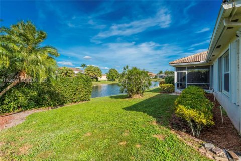 House in Boca Raton, Florida 3 bedrooms, 179.02 sq.m. № 1992593 - photo 30