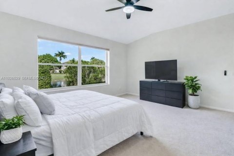 House in Boca Raton, Florida 3 bedrooms, 179.02 sq.m. № 1992593 - photo 15