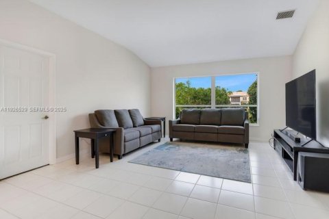 House in Boca Raton, Florida 3 bedrooms, 179.02 sq.m. № 1992593 - photo 12