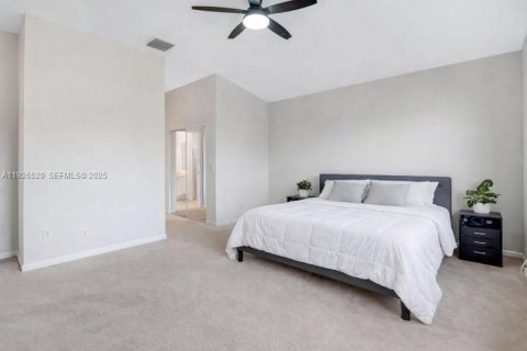 House in Boca Raton, Florida 3 bedrooms, 179.02 sq.m. № 1992593 - photo 16