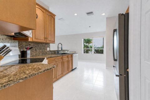 House in Boca Raton, Florida 3 bedrooms, 179.02 sq.m. № 1992593 - photo 8