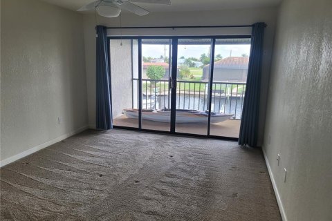 Copropriété à vendre à Punta Gorda, Floride: 2 chambres, 135.27 m2 № 2410468 - photo 12