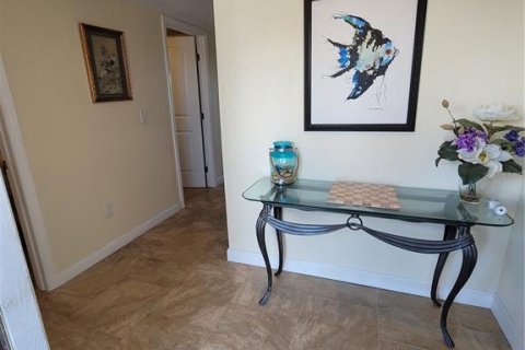 Copropriété à vendre à Punta Gorda, Floride: 2 chambres, 135.27 m2 № 2410468 - photo 3