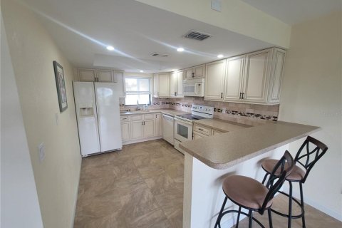 Copropriété à vendre à Punta Gorda, Floride: 2 chambres, 135.27 m2 № 2410468 - photo 16