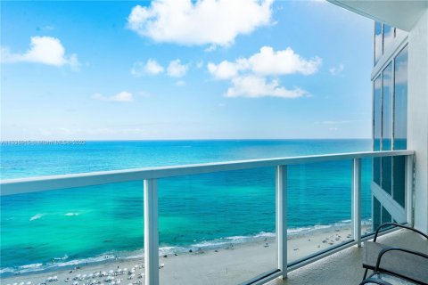 Condo à Sunny Isles Beach, Floride, 2 chambres  № 2021185