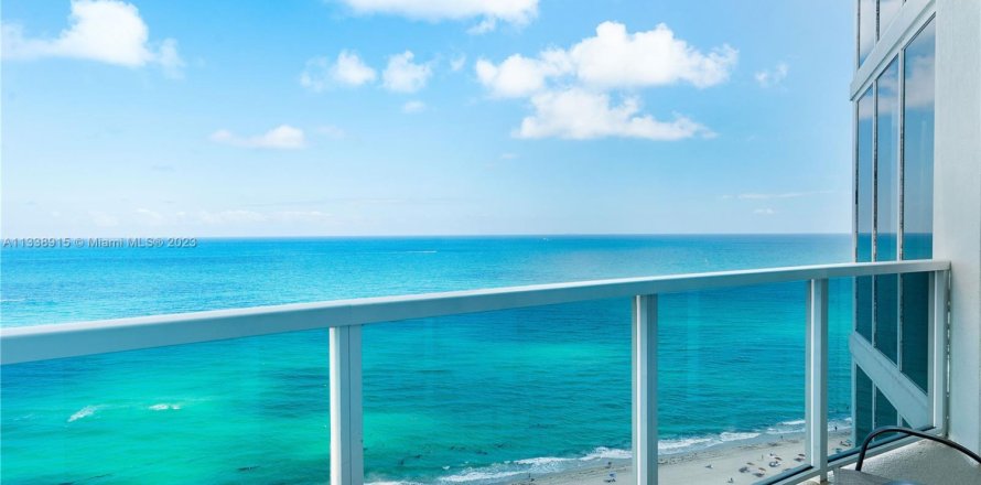 Condo à Sunny Isles Beach, Floride, 2 chambres  № 2021185