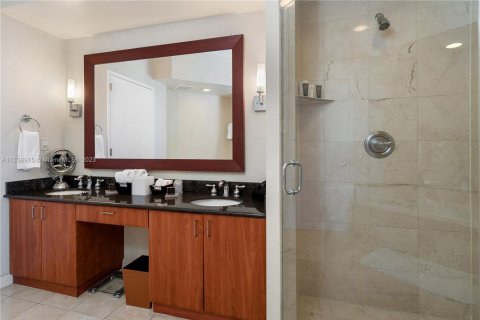Copropriété à vendre à Sunny Isles Beach, Floride: 2 chambres, 137.22 m2 № 2021185 - photo 10