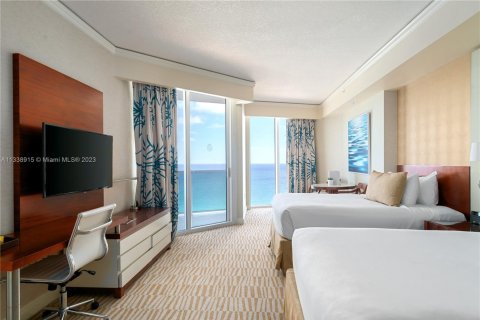 Copropriété à vendre à Sunny Isles Beach, Floride: 2 chambres, 137.22 m2 № 2021185 - photo 14