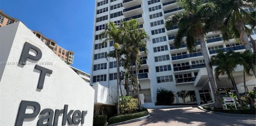 Condo in Hallandale Beach, Florida, 1 bedroom  № 1836569