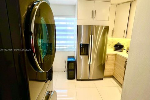 Снять в аренду кондоминиум в Майами, Флорида 2 спальни, 111.48м2, № 1985959 - фото 8