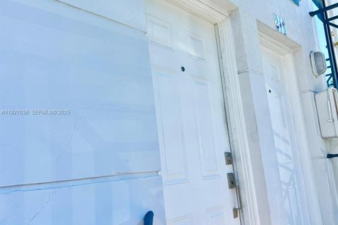 Снять в аренду кондоминиум в Майами, Флорида 2 спальни, 111.48м2, № 1985959 - фото 2