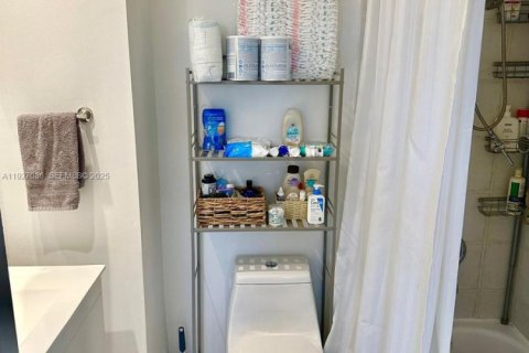 Снять в аренду кондоминиум в Майами, Флорида 2 спальни, 111.48м2, № 1985959 - фото 23