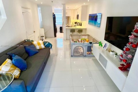 Снять в аренду кондоминиум в Майами, Флорида 2 спальни, 111.48м2, № 1985959 - фото 6