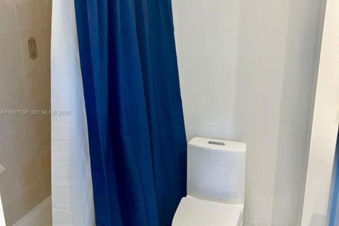 Снять в аренду кондоминиум в Майами, Флорида 2 спальни, 111.48м2, № 1985959 - фото 19